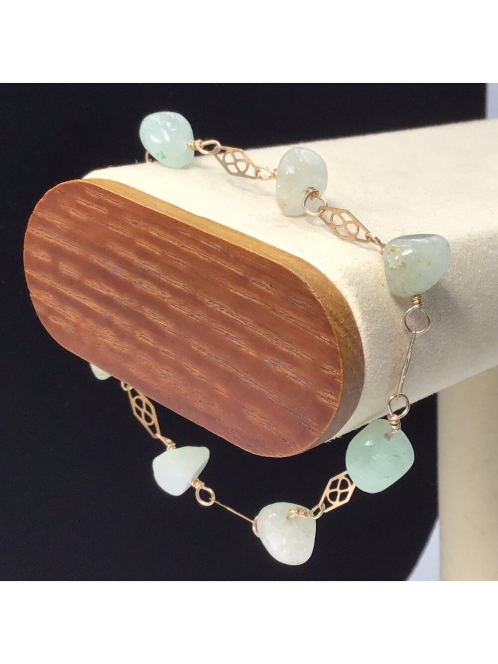 Jadeite Bracelet Gold Filled Chain 22.4g 7”